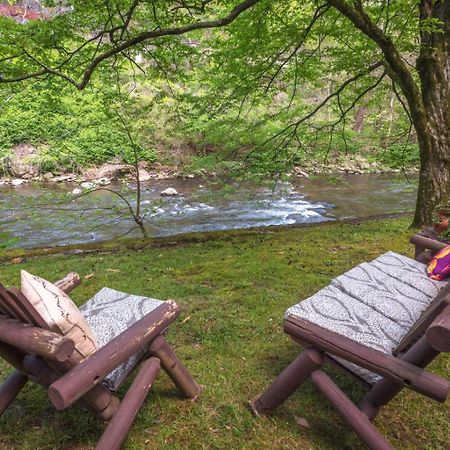 On The River Gatlinburg Bagian luar foto